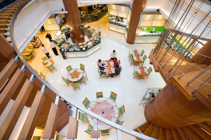 Imagen del bar/restaurante del Hotel Novotel Beijing Peace. Foto 5