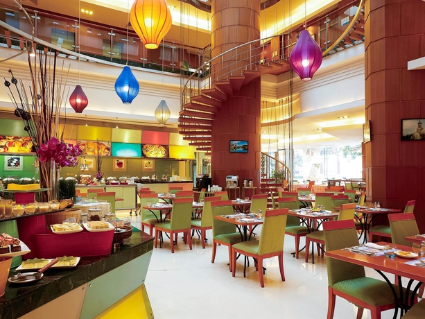 Imagen del bar/restaurante del Hotel Novotel Beijing Peace. Foto 6