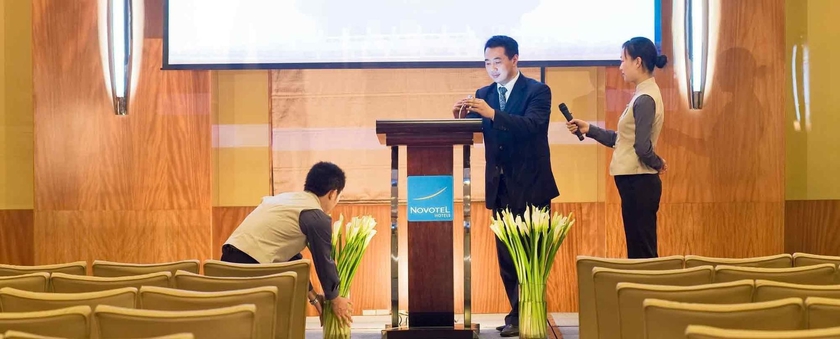 Imagen de los interiores del Hotel Novotel Beijing Sanyuan. Foto 15