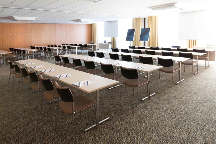 Imagen de los interiores del Hotel Novotel Berlin Mitte. Foto 10