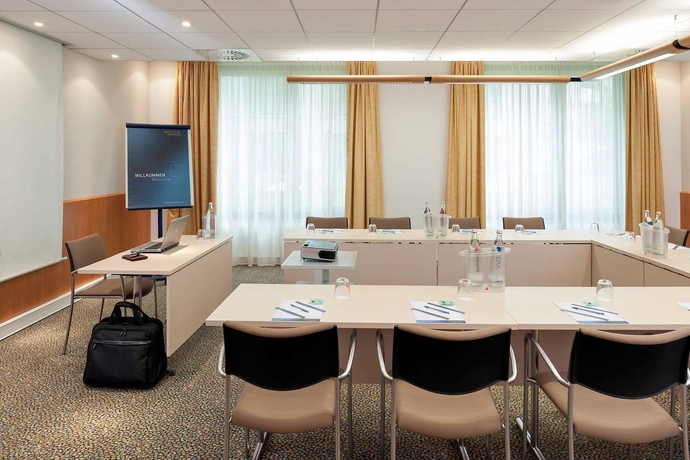 Imagen de los interiores del Hotel Novotel Berlin Mitte. Foto 12