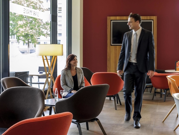 Imagen del bar/restaurante del Hotel Novotel Berlin Mitte. Foto 2