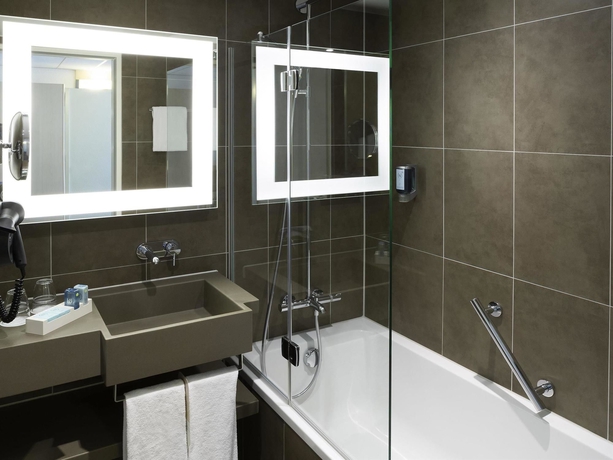 Imagen de la habitación del Hotel Novotel Berlin Mitte. Foto 8