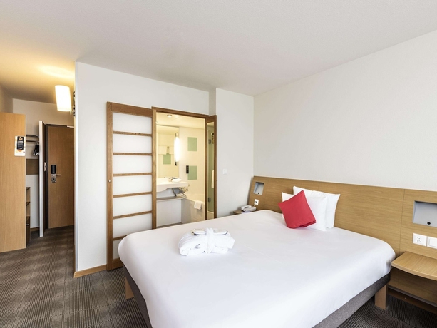 Imagen de la habitación del Hotel Novotel Bern Expo. Foto 6