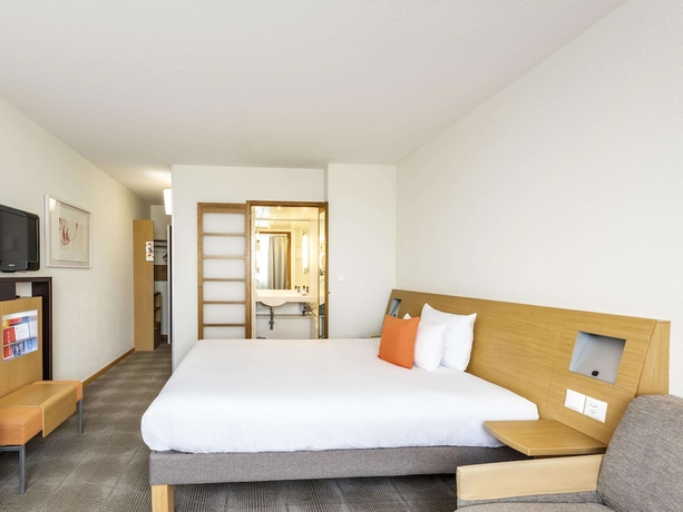 Imagen de la habitación del Hotel Novotel Bern Expo. Foto 8