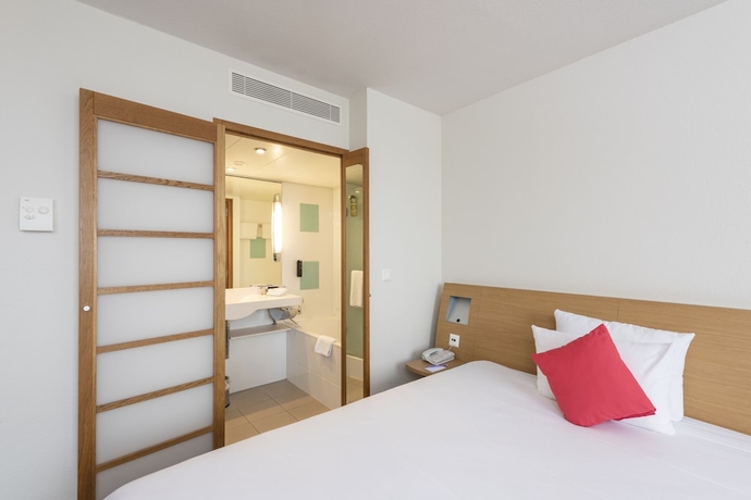 Imagen de la habitación del Hotel Novotel Bern Expo. Foto 10