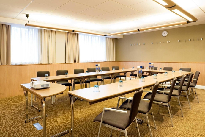 Imagen de los interiores del Hotel Novotel Birmingham Airport. Foto 15