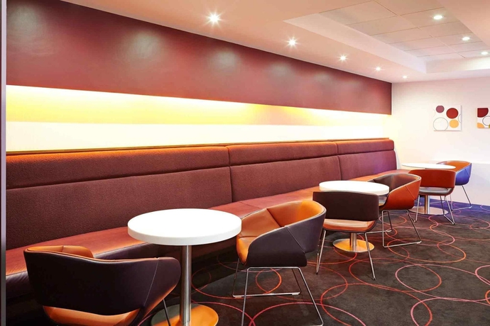 Imagen del bar/restaurante del Hotel Novotel Birmingham Airport. Foto 8