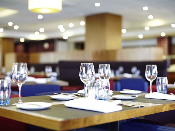 Imagen del bar/restaurante del Hotel Novotel Birmingham Airport. Foto 10