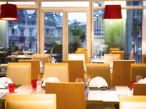 Imagen del bar/restaurante del Hotel Novotel Bordeaux Centre. Foto 5