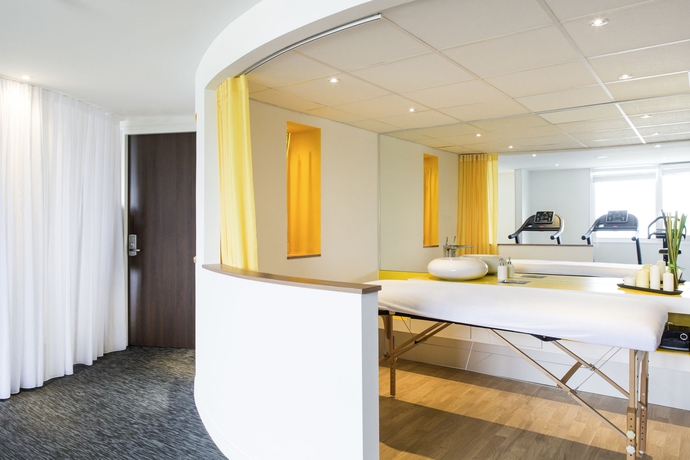 Imagen de los interiores del Hotel Novotel Bordeaux Lac. Foto 13