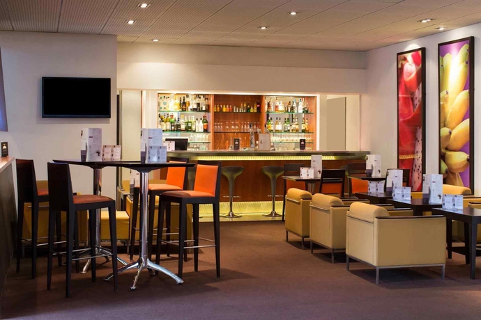 Imagen del bar/restaurante del Hotel Novotel Bordeaux Mérignac. Foto 3