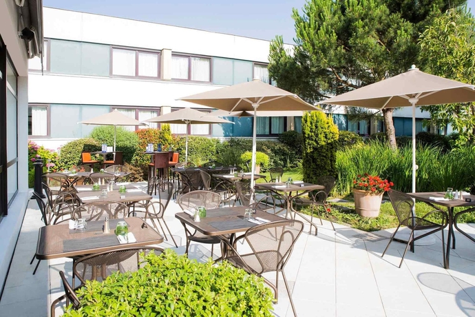 Imagen del bar/restaurante del Hotel Novotel Bordeaux Mérignac. Foto 4