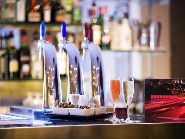 Imagen del bar/restaurante del Hotel Novotel Bordeaux Mérignac. Foto 8