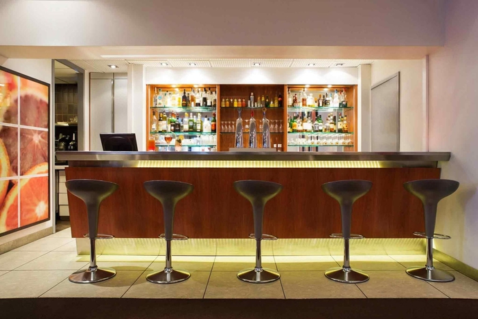 Imagen del bar/restaurante del Hotel Novotel Bordeaux Mérignac. Foto 9