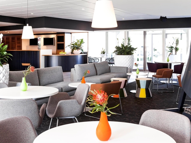 Imagen del bar/restaurante del Hotel Novotel Breda. Foto 6