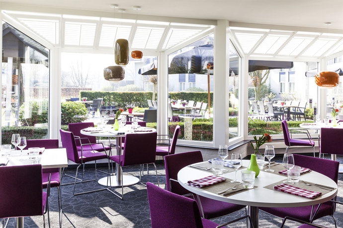 Imagen del bar/restaurante del Hotel Novotel Breda. Foto 8