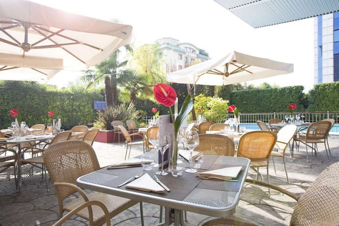 Imagen del bar/restaurante del Hotel Novotel Brescia 2. Foto 13