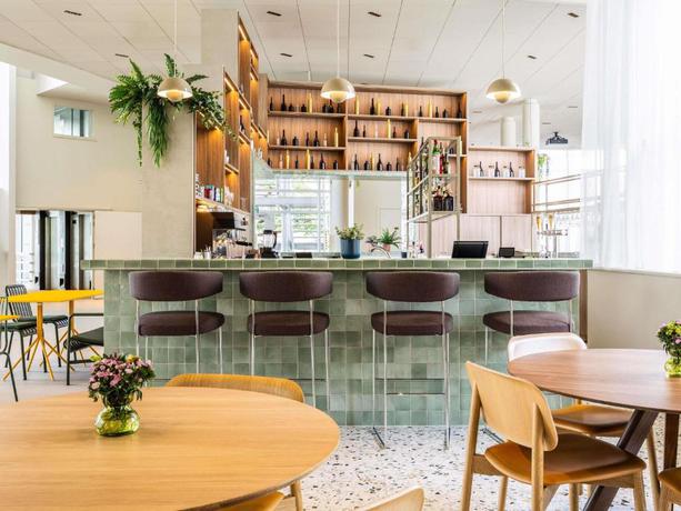 Imagen del bar/restaurante del Hotel Novotel Brugge Centrum. Foto 2