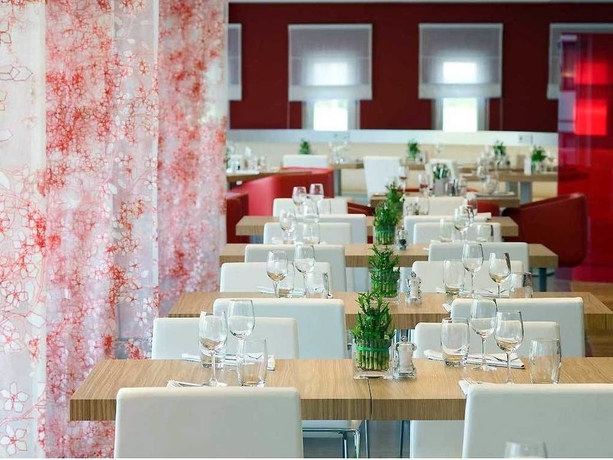 Imagen del bar/restaurante del Hotel Novotel Brussels Airport. Foto 6