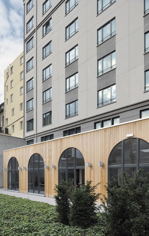 Imagen de los exteriores del Hotel Novotel Brussels Centre Midi Station. Foto 12
