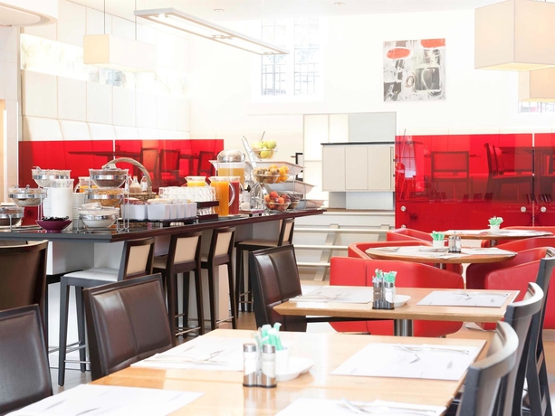 Imagen del bar/restaurante del Hotel Novotel Brussels Off Grand Place. Foto 7