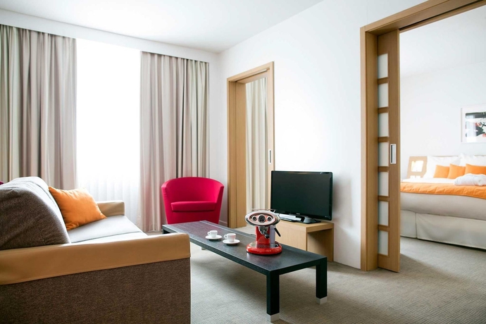 Imagen de la habitación del Hotel Novotel Bucharest City Centre. Foto 14