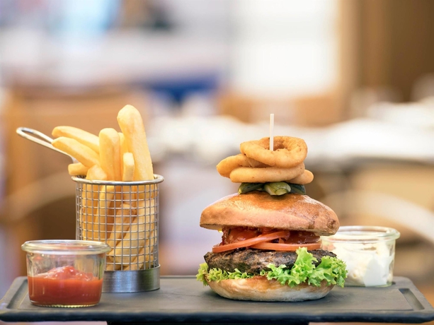 Imagen del bar/restaurante del Hotel Novotel Bucharest City Centre. Foto 6