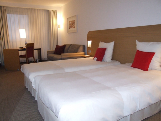 Imagen de la habitación del Hotel Novotel Budapest City. Foto 12