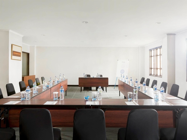 Imagen de los interiores del Hotel Novotel Bukittinggi. Foto 11