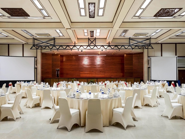 Imagen de los interiores del Hotel Novotel Bukittinggi. Foto 12