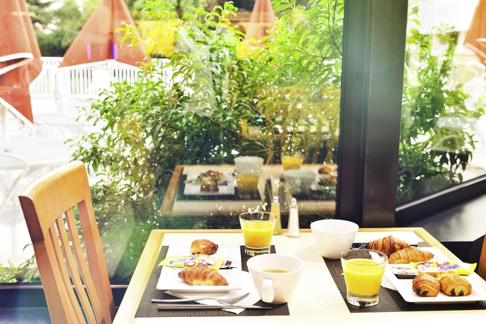 Imagen del bar/restaurante del Hotel Novotel Caen Cote De Nacre. Foto 4