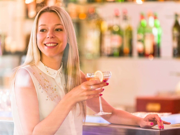 Imagen del bar/restaurante del Hotel Novotel Caen Cote De Nacre. Foto 5