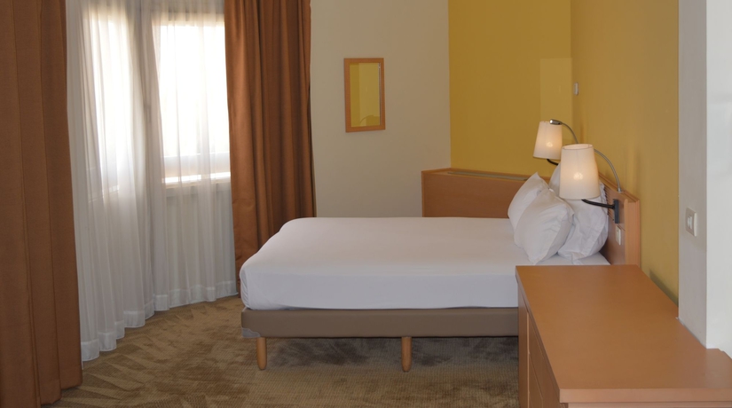 Imagen de la habitación del Hotel Novotel Cairo 6th Of October. Foto 3