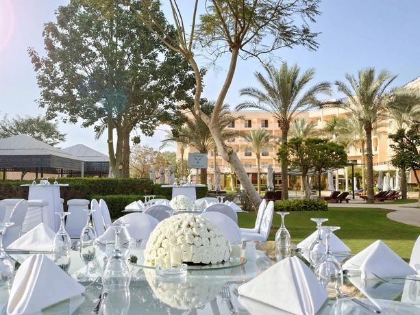 Imagen de los exteriores del Hotel Novotel Cairo 6th Of October. Foto 12