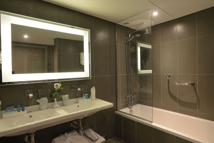 Imagen de la habitación del Hotel Novotel Cairo Airport. Foto 12