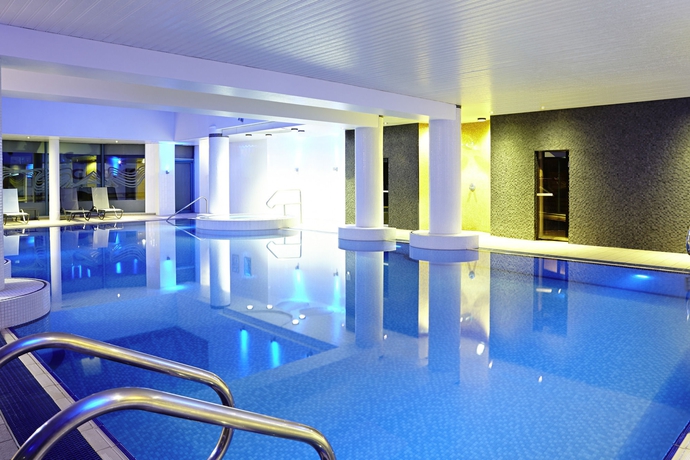 Imagen de la piscina del Hotel Novotel Cardiff Centre. Foto 13