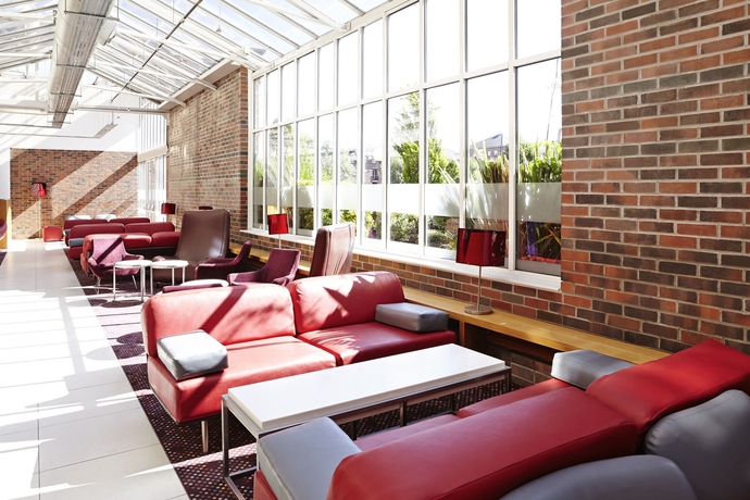 Imagen de los interiores del Hotel Novotel Cardiff Centre. Foto 12