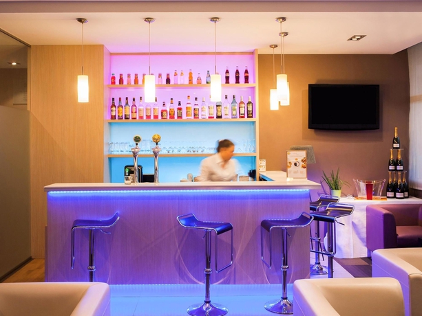 Imagen del bar/restaurante del Hotel Novotel Centre Nantes Bord De Loire. Foto 9