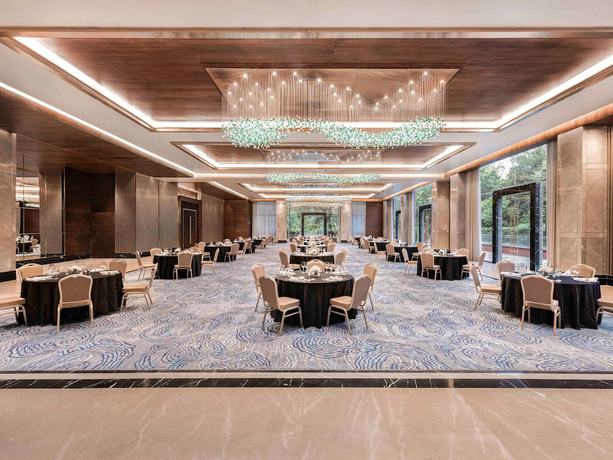 Imagen de los interiores del Hotel Novotel Chandigarh Tribune Chowk. Foto 15