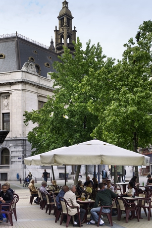 Imagen del bar/restaurante del Hotel Novotel Charleroi Centre. Foto 10