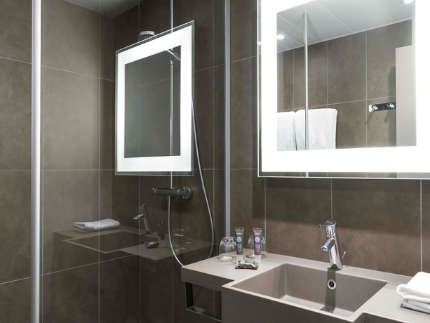 Imagen de la habitación del Hotel Novotel Chateau de Versailles. Foto 16