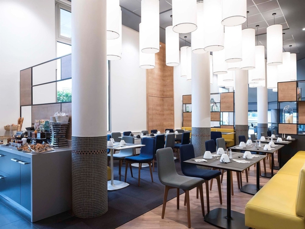 Imagen del bar/restaurante del Hotel Novotel Chateau de Versailles. Foto 11