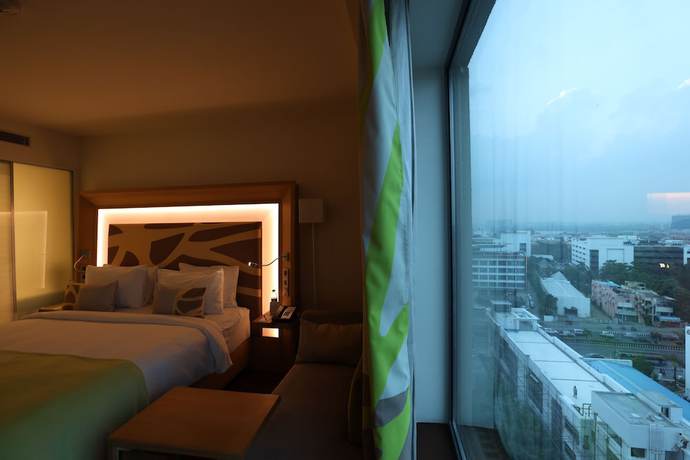 Imagen de la habitación del Hotel Novotel Chennai Omr. Foto 3
