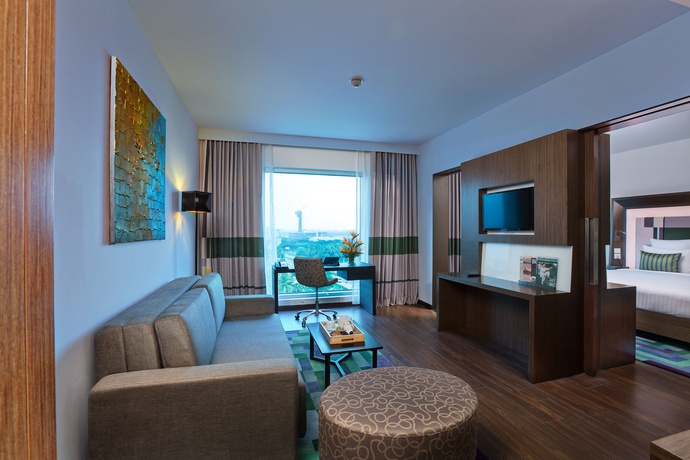 Imagen de los interiores del Hotel Novotel Chennai Sipcot. Foto 10