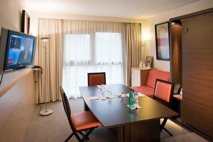 Imagen de los interiores del Hotel Novotel Clermont-Ferrand. Foto 14