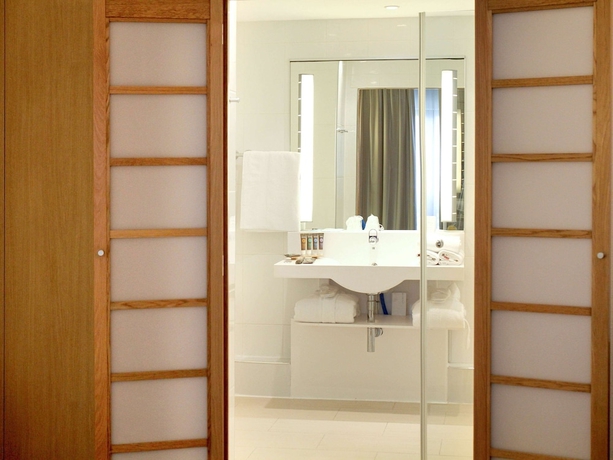 Imagen de la habitación del Hotel Novotel Constantine. Foto 13