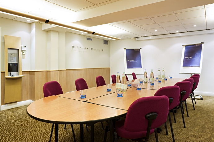 Imagen de los interiores del Hotel Novotel Coventry M6/j3. Foto 13