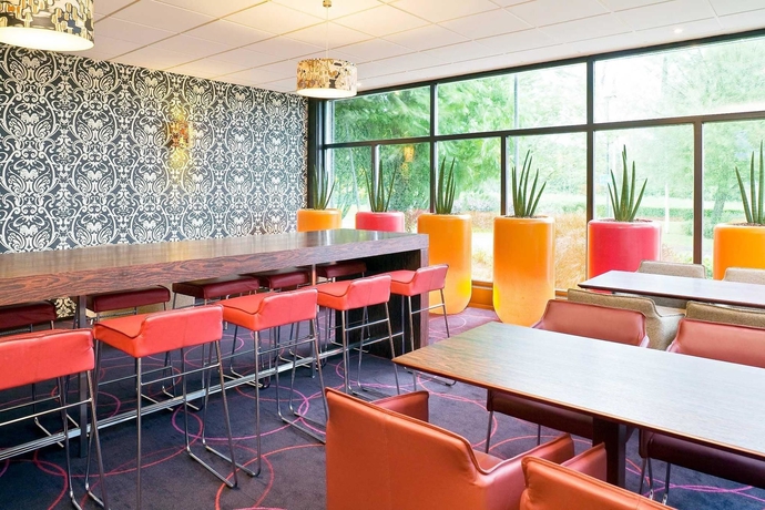 Imagen del bar/restaurante del Hotel Novotel Coventry M6/j3. Foto 6