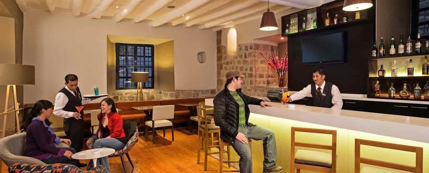 Imagen del bar/restaurante del Hotel Novotel Cusco. Foto 9